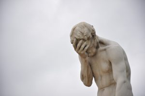 daily-photos-16-a-humiliated-statue-paris